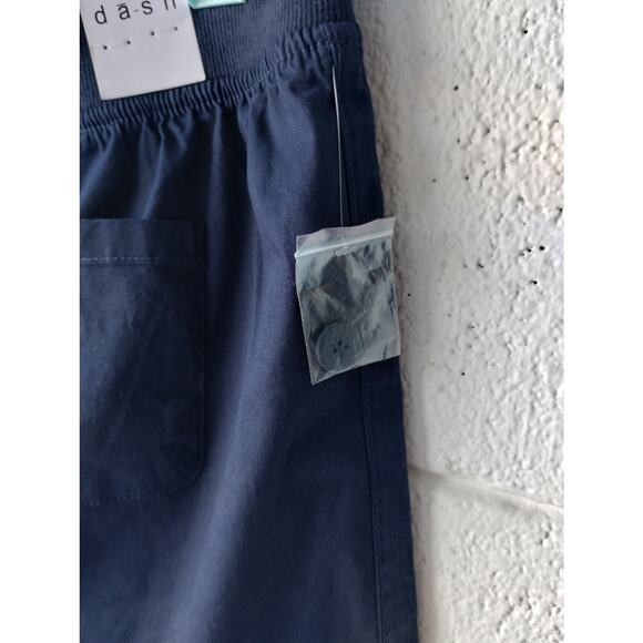 Size large skirt built in shorts - Picture 6 of 8